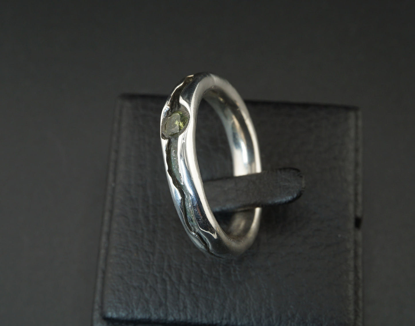 Peridot Gem Stone in Crevice Silver RIng