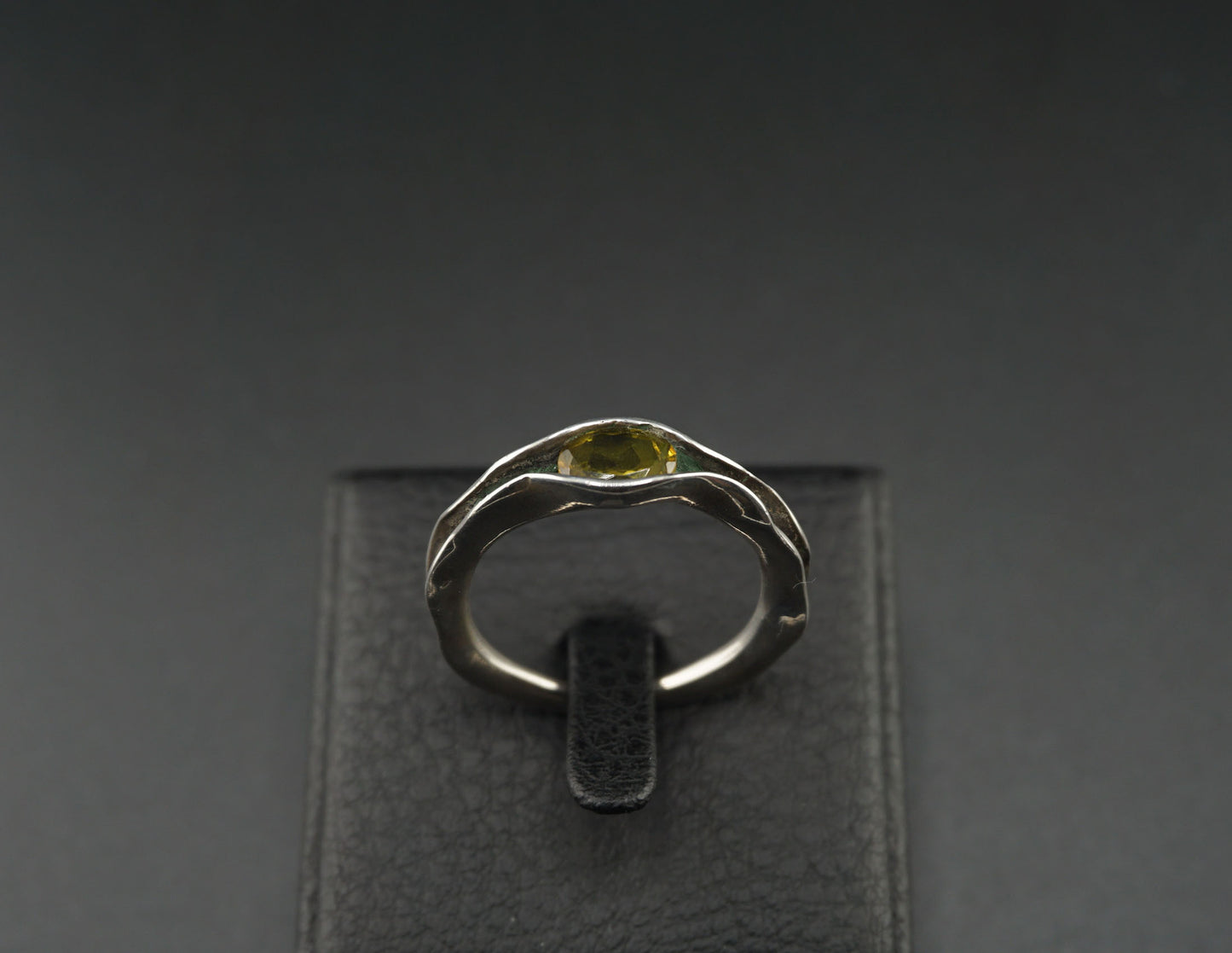 Peridot Gem Stone in Crevice Silver Ring