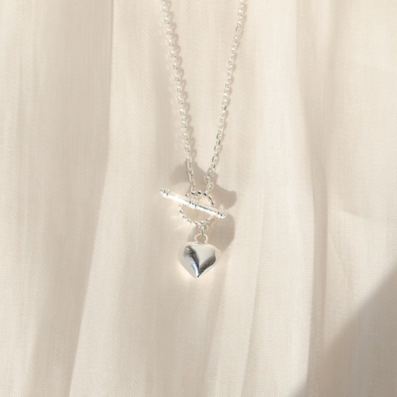 925 Silver Toggle Chain Heart Pendant Necklace